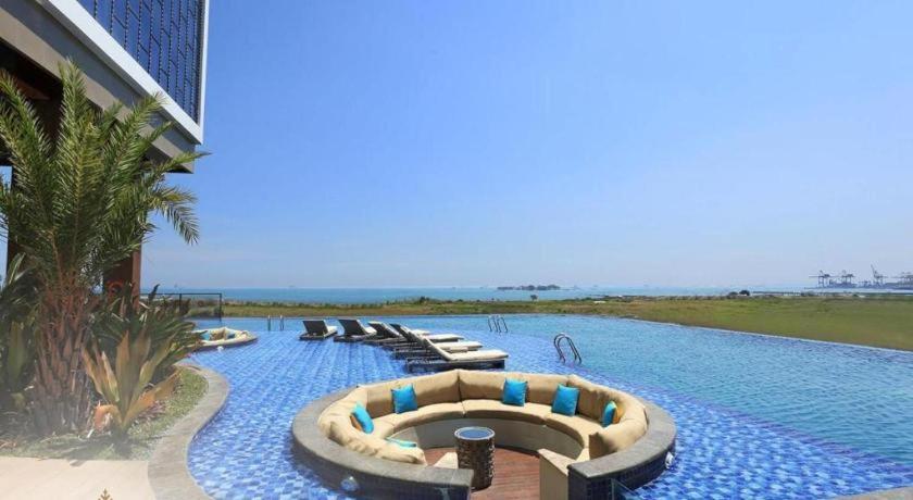 The Rinra 4* Makassar